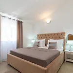 Igor Apartment